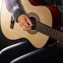 Violão acústico Queen's para adultos com cordas de aço, ideal para iniciantes.