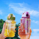 Garrafa de água de plástico de galão resistente a quedas e compressão de grande capacidade 880ml