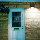 Luminária solar com 30 LEDs e sensor de presença.