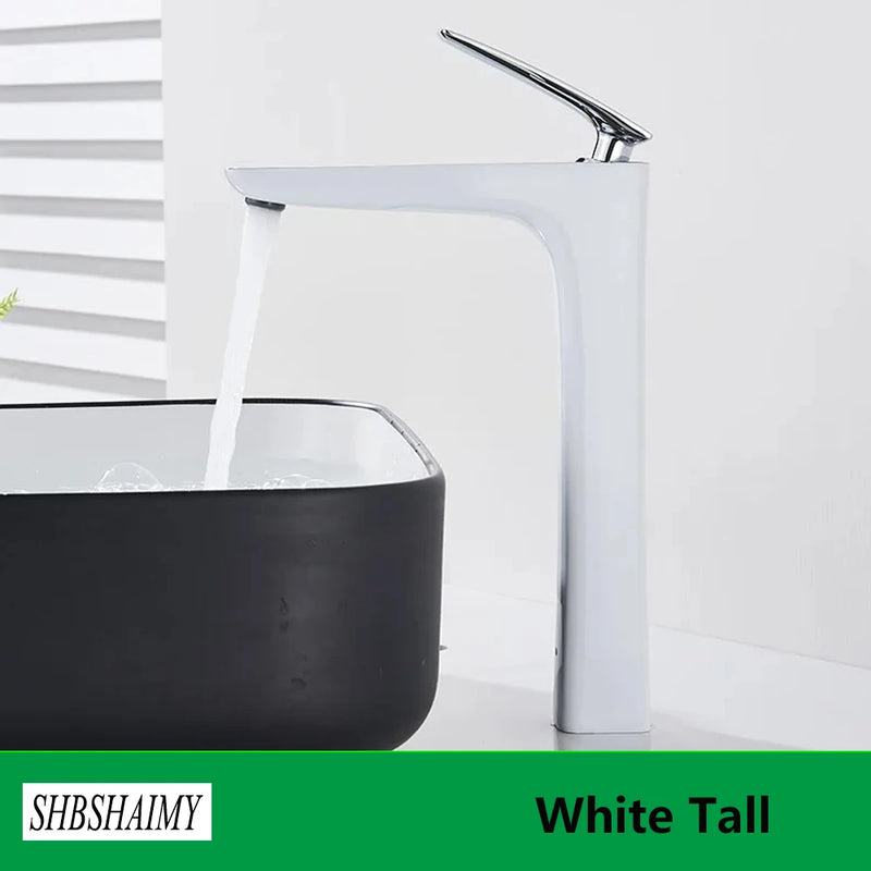 SHBSHAIMY Torneira de pia de banheiro quadrada moderna com núcleo de latão, torneira de água quente e fria, modelo alto/baixo, dourada, montada no deck