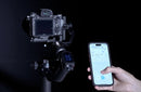 Gimbal de mão FeiyuTech SCORP Mini 2 de 3 eixos para câmeras mirrorless e de ação, smartphone com rastreador de IA, preenchimento magnético e capacidade de carga de 1,2 kg.