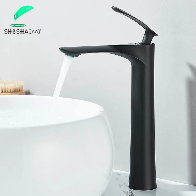 SHBSHAIMY Torneira de pia de banheiro quadrada moderna com núcleo de latão, torneira de água quente e fria, modelo alto/baixo, dourada, montada no deck