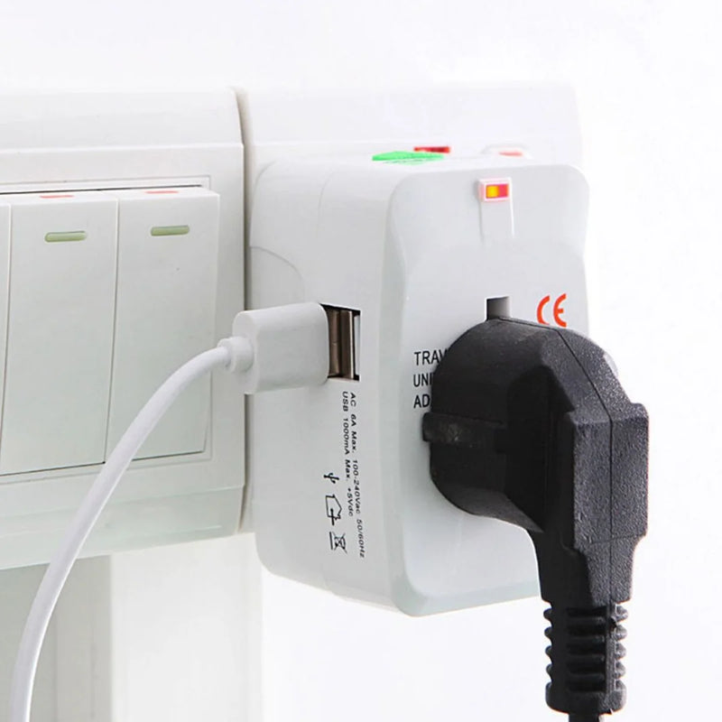 Adaptador de conversão universal UE Reino Unido EUA AU Conversor eletrônico de viagem Plugue USB Tomada de energia Telefone Laptop Conversores de carregamento