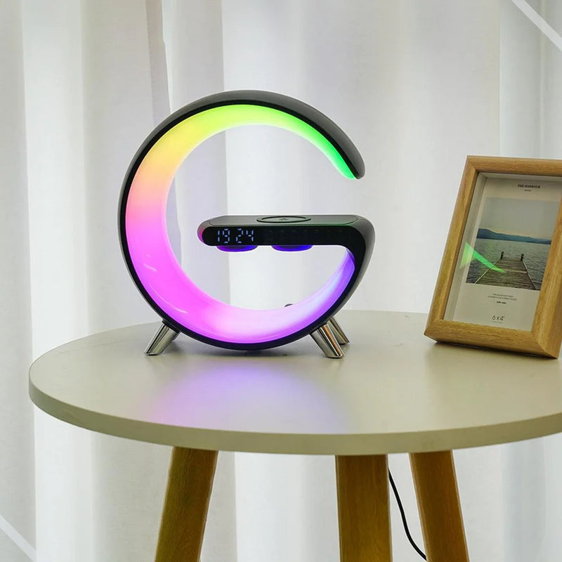 Luminária G Led RGB com Carregador por Indução, Despertador e Caixa de som Bluetooth para Mesa de Escritório