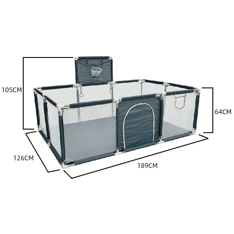 Cercado infantil IMBABY para uso interno, com barreira de segurança, piscina seca e área de recreação para crianças.